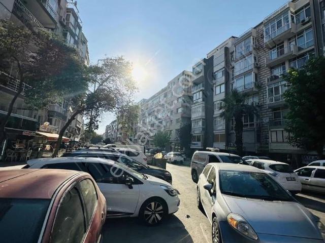 Güzelyalıda Asansörlü Full Yapılı Arakat Satılık Daire