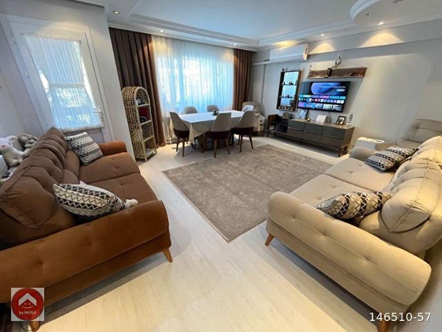 Güzelyalı'da İnönü Cadde Yakını Yeni Tadilatlı Satılık 3+1 Daire
