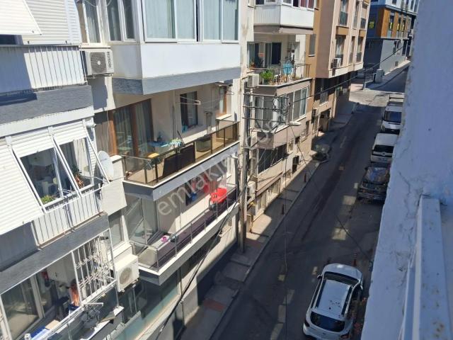 Güzelyalı Da Merkezi Yerde Çift Cephe Mithatpaşa Caddesi Deniz Yakını