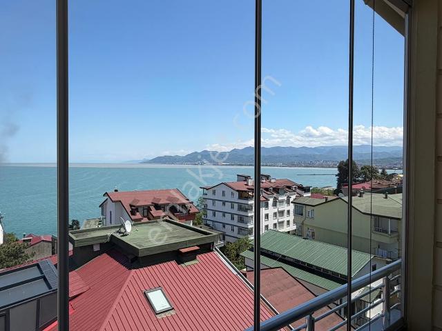 Güzelyalı Mahallesinde Deniz Manzaralı Daire