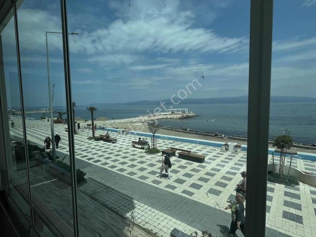 Güzelyalı Merkezde Denize Sıfır 3+1 Asansörlü Daire