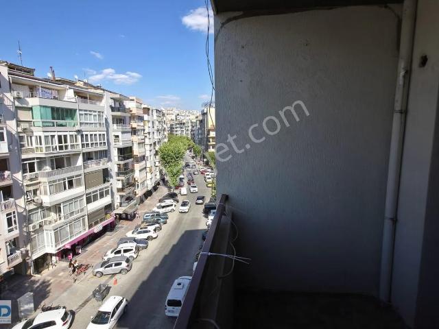 Güzelyalı Mithatpaşa Caddesi Üzerinde Asansörlü 3+1 Arakat