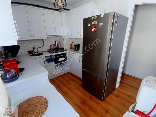 Güzelyalı Ortaokulu Yakını Köşe 3.arakat 2+1 Doğalgalı Daire