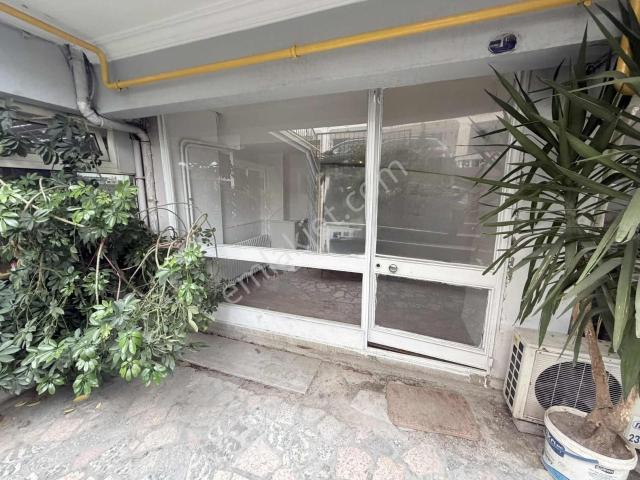 Güzelyalı Poligon Metro Dibi 25 M2 Kiralık Dükkan