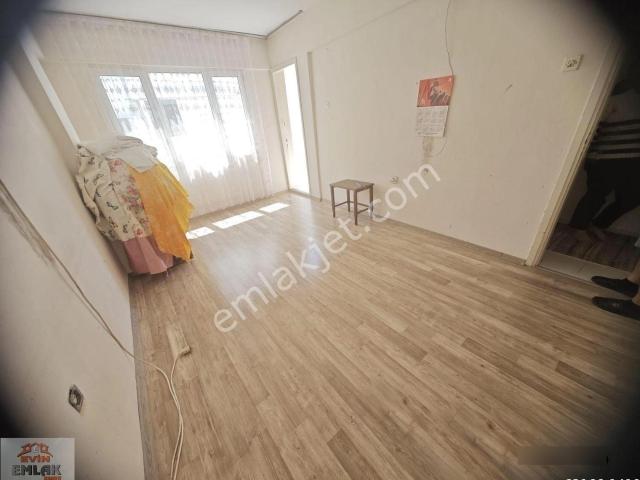 Güzelyalı Sahil Yakını Merkezi Lokasyon 2+1 Beyaz Eşyaları Olan Daire