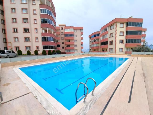 Güzelyalı Sitler Mah Kiralık 3+1 Deniz Manzaralı & Havuzlu Daire