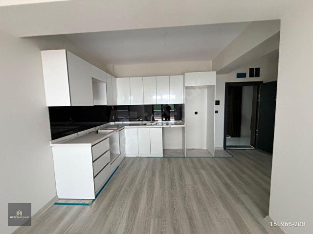 GÜZELYALI SIFIR 2+1 GİYİNME ODASI TERAS MEVCUT SİTE İÇİ 80 M