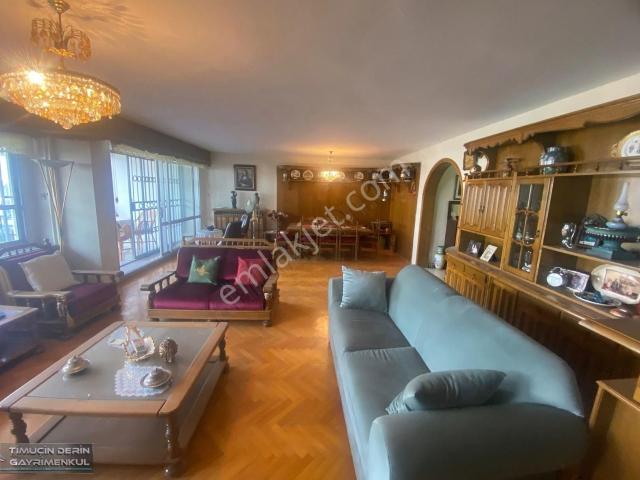 Güzeyalı'da 190 M2 4+1 Deniz Manzaralı Satılık Yalı Daire'si