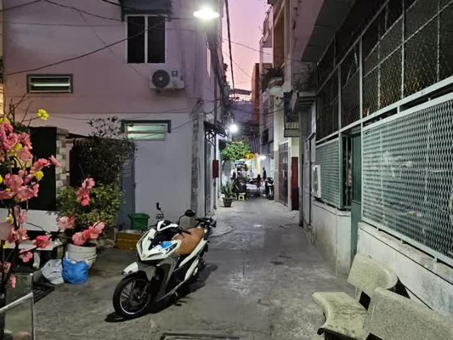 Hẻm 4m cách mặt tiền 20 m Đoàn Văn Bơ p9 Q4 Diện Tích 33 m 2 tấm Cách Q1 100 m Hơn 3 tỷ