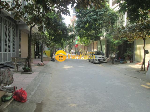 Hơn 7 tỷ đất chia lô ô tô đỗ khu dọc bún, cây quýt gần đường lê quang đạo 38m2. Lh 0989626