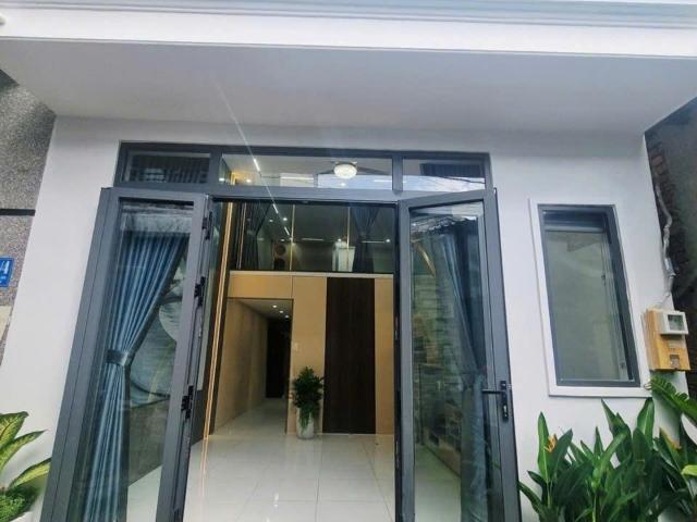 Hơn 4 tỷ có ngay nhà hẻm xe hơi phan văn hớn quân 12