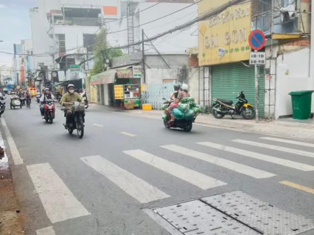 Hồ Bá Kiện Q10 – 2 Mặt Hẻm – 4 Tầng Thang Máy Hđt 35tr/tháng – Chỉ 15 Tỷ