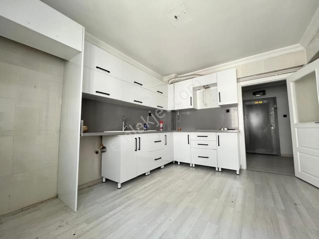 H.gazi Ptt Yakını Asansörlü 1.kat 3+1 130m2 Full Yapılı Masrafsız Çarşıda Daire