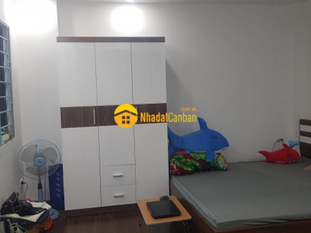 Hộ khẩu ba đình chỉ 70 triệum, 120mx 5 tầng, ô tô cách 20m. Doanh thu đều hàng tháng