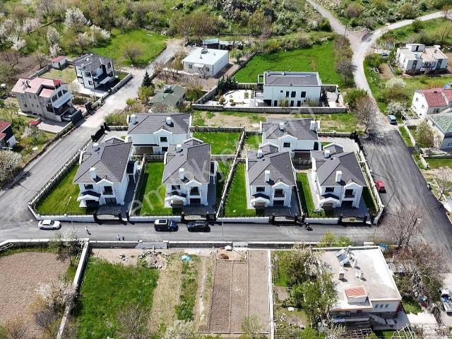 Hısarcık Mah. 4.5+1 Süper Lüks Villa