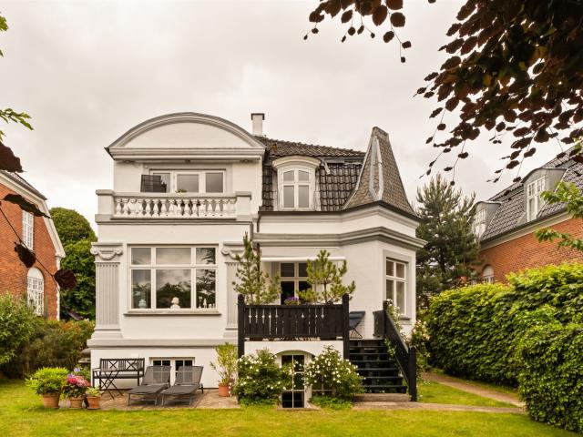 Høyrups Alle 15, 1