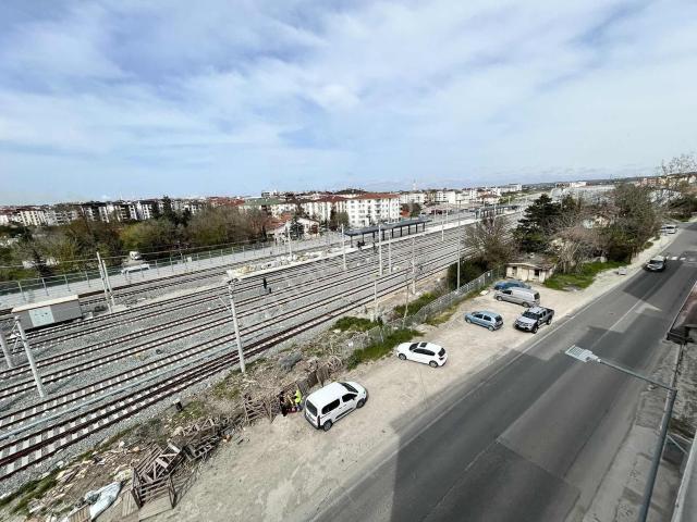 Hızlı Tren Projesi Bölgesinde Satılık 2+1 130 M2 Net Daire