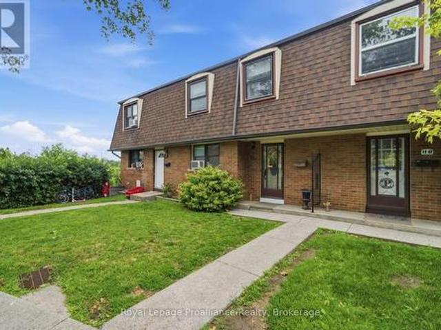H 11 Prince Of Wales Drive, Belleville Ward, ON, K8P 2T5 townhouse for sale | Listing ID X13625 | Royal LePage