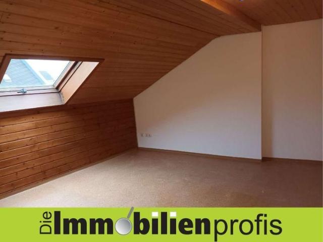 H 41002 Dachgeschosswohnung mit Einbauküche im Stadtzentrum