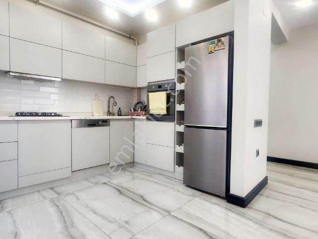 Hcl'den Mezitli/denize 0/arzu1 Sitesi/eşyalı 2,5+1 Satılık Daire