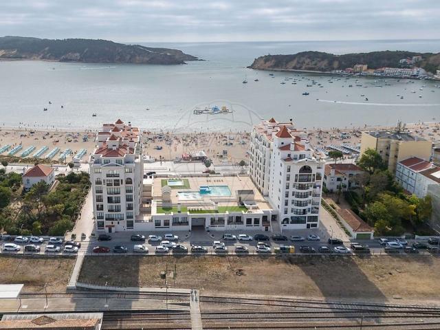 Há casas que impressionam. E há casas que nos fazem imaginar. 0m² São Martinho Do Porto