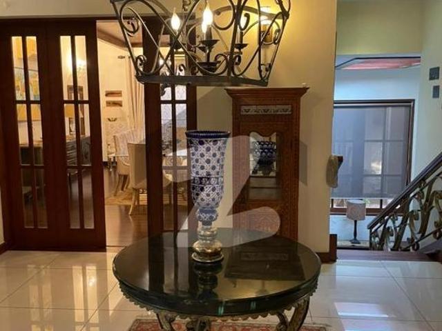 1000 Yard Luxury Bungalow For Rent In DHA Phase 8