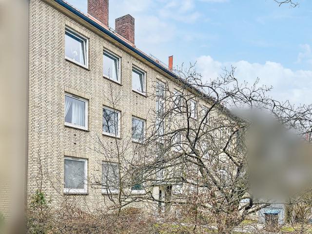 Mit ruhigen Sudwest Balkon Nähe Eilbekkanal / 2,5 Zimmer Hochparterrewohnung in Barmbek Süd