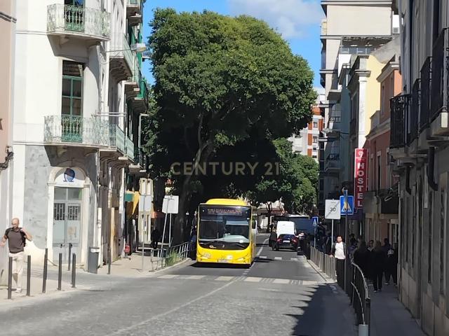 Hambúrgueria paraTrespasse em Benfica– Totalmente Operacional