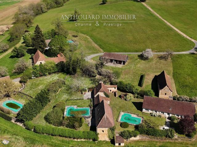 Hameau de charme en Périgord Noir 610m² Sarlat la Canéda