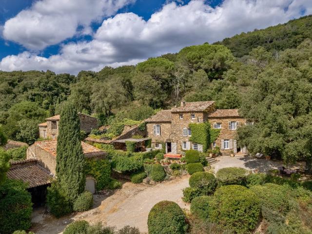 Hameau du XVIIIᵉ et Demeure Bourgeoise d’Exception, au Cœur du Golfe de Saint Tropez