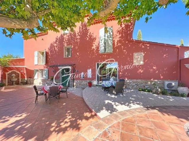 Hameau privatif de prestige avec gîtes et chambres d’hôtes – Le Luc Provence Var