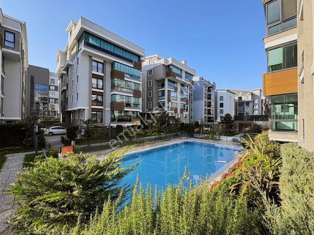Hamide Akyüz' Den Balat Koçakkent 3'te 1+1 Satılık Daire