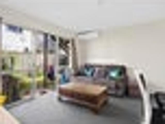 Hamilton East, 1 bedroom, $400 pw