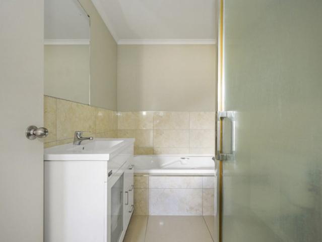 hamilton east, 2 bedrooms