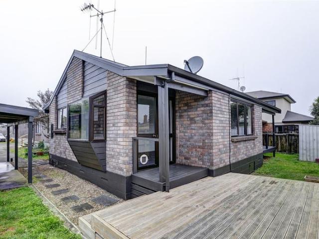 hamilton east, 2 bedrooms