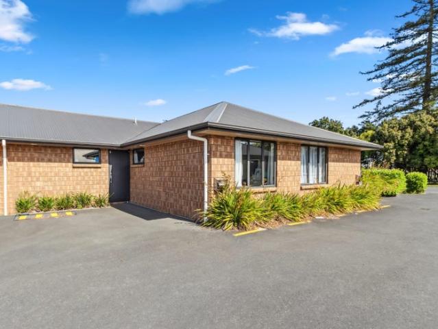 hamilton east, 2 bedrooms