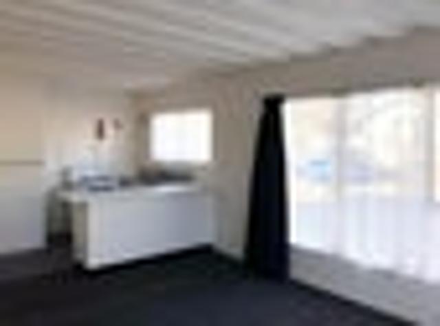 Hamilton East, 2 bedrooms, $400 pw