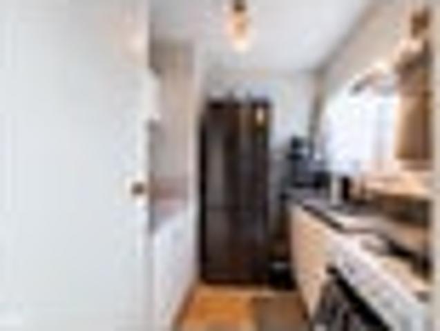 Hamilton East, 2 bedrooms, $430 pw