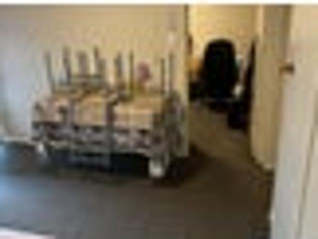 Hamilton East, 2 bedrooms, $430 pw