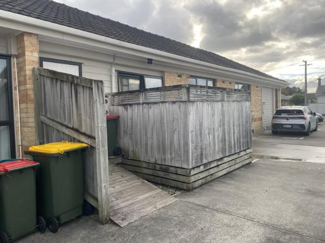 hamilton east, 2 bedrooms