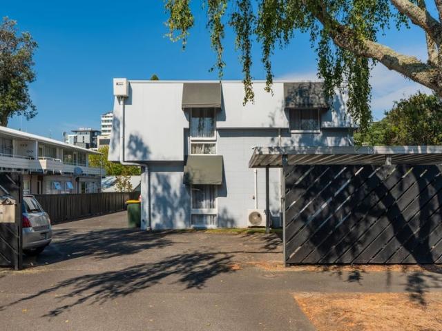 Hamilton East, 2 bedrooms