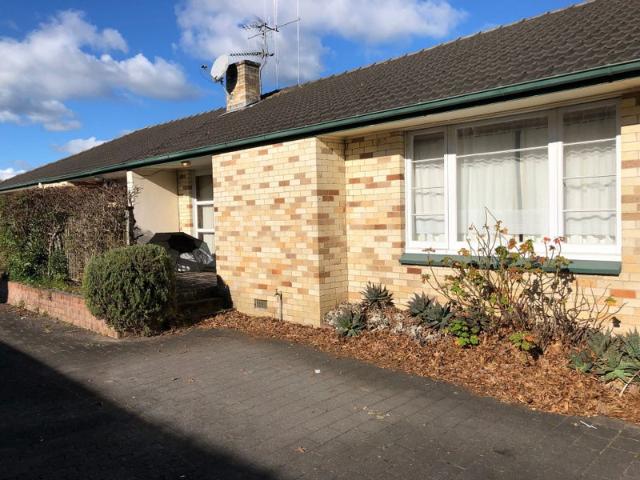 hamilton east, 2 bedrooms