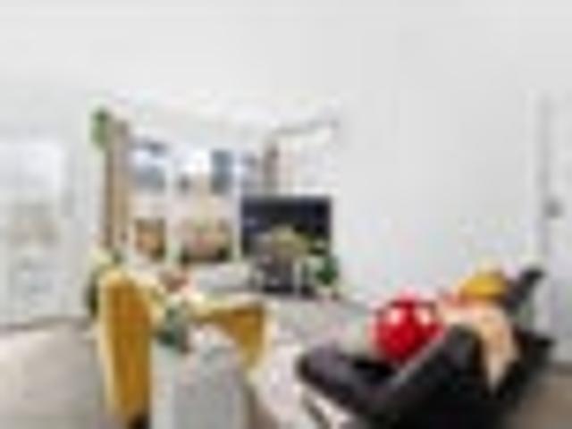 Hamilton East, 2 bedrooms, $530 pw
