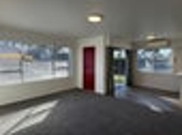 Hamilton East, 2 bedrooms, $560 pw