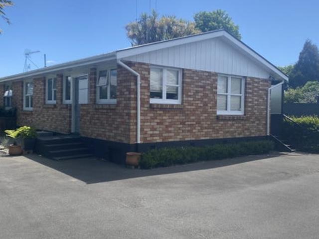 hamilton east, 2 bedrooms