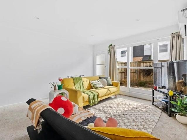 hamilton east, 2 bedrooms