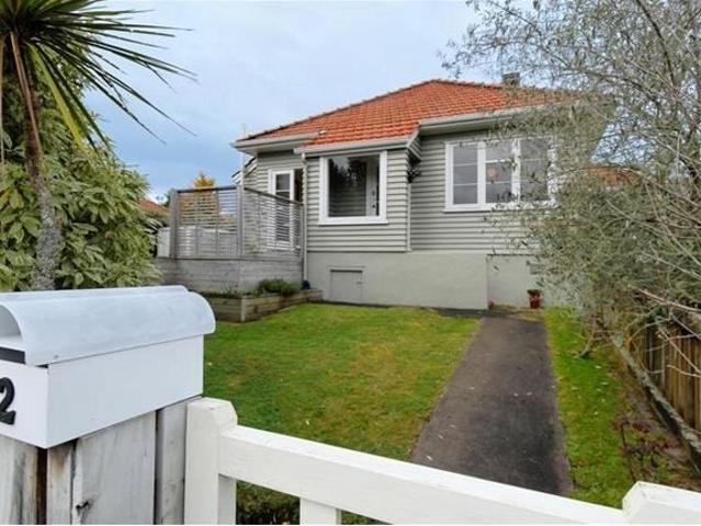 hamilton east, 2 bedrooms