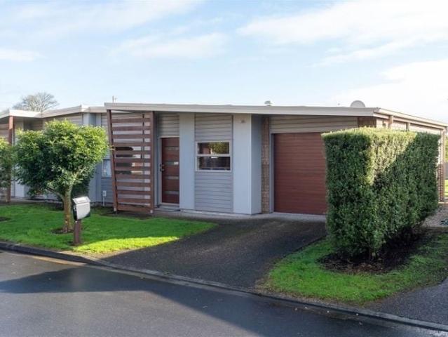 hamilton east, 2 bedrooms