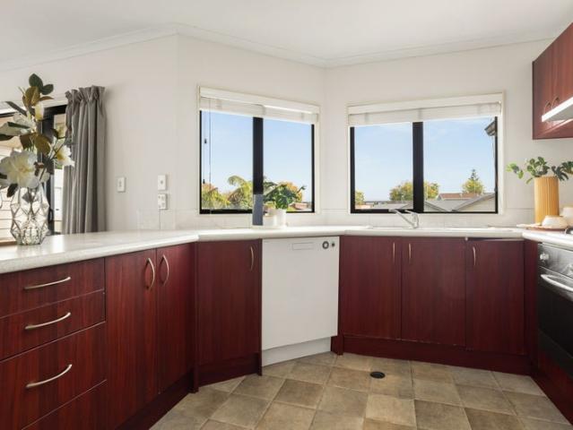 hamilton east, 4 bedrooms