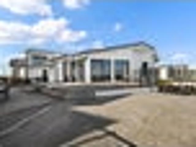Hamilton Lake, 3 bedrooms, $1500 pw